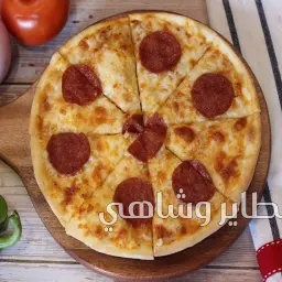 بيتزا بيبروني